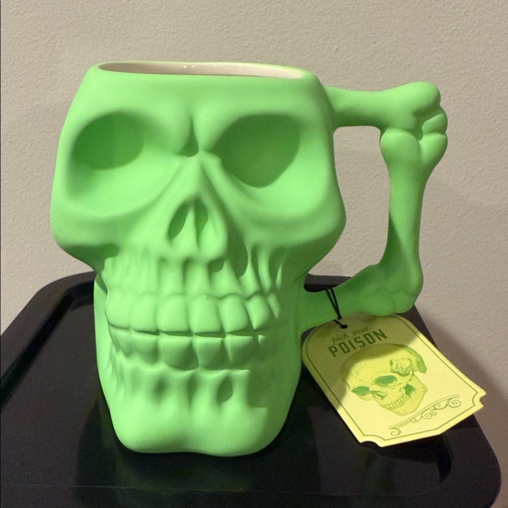 NWT soft touch Green Skull Mug with Bone Handle - Picture 1 of 4